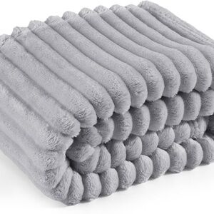 NEW, "Bedsure", Throw Blanket, Light Gray Colour, Soft Fluffy Fleece Cozy, 50x60